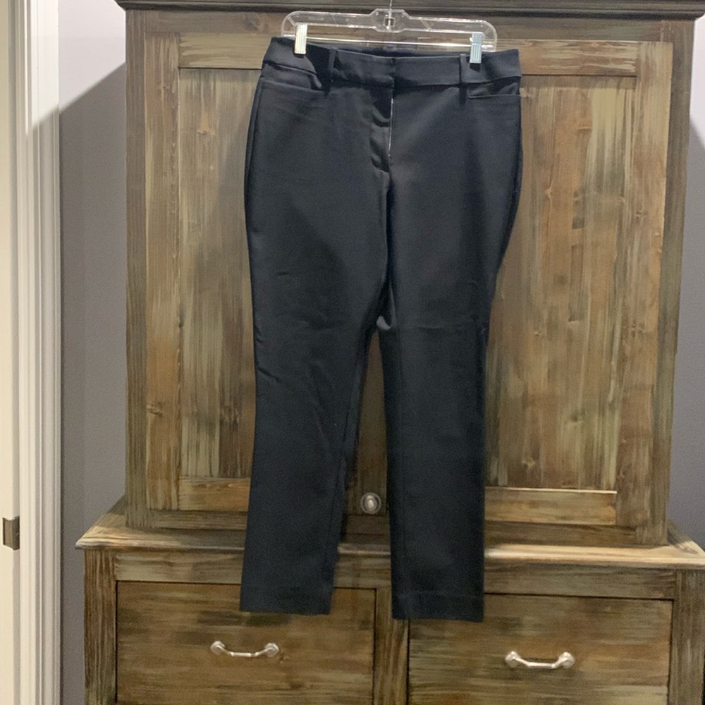 LOFT High Waist Curvy Skinny pant in black. Size 8.